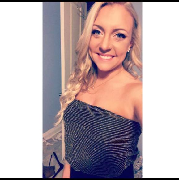 Meet your Posher, Sloan - Picture 1 of 1